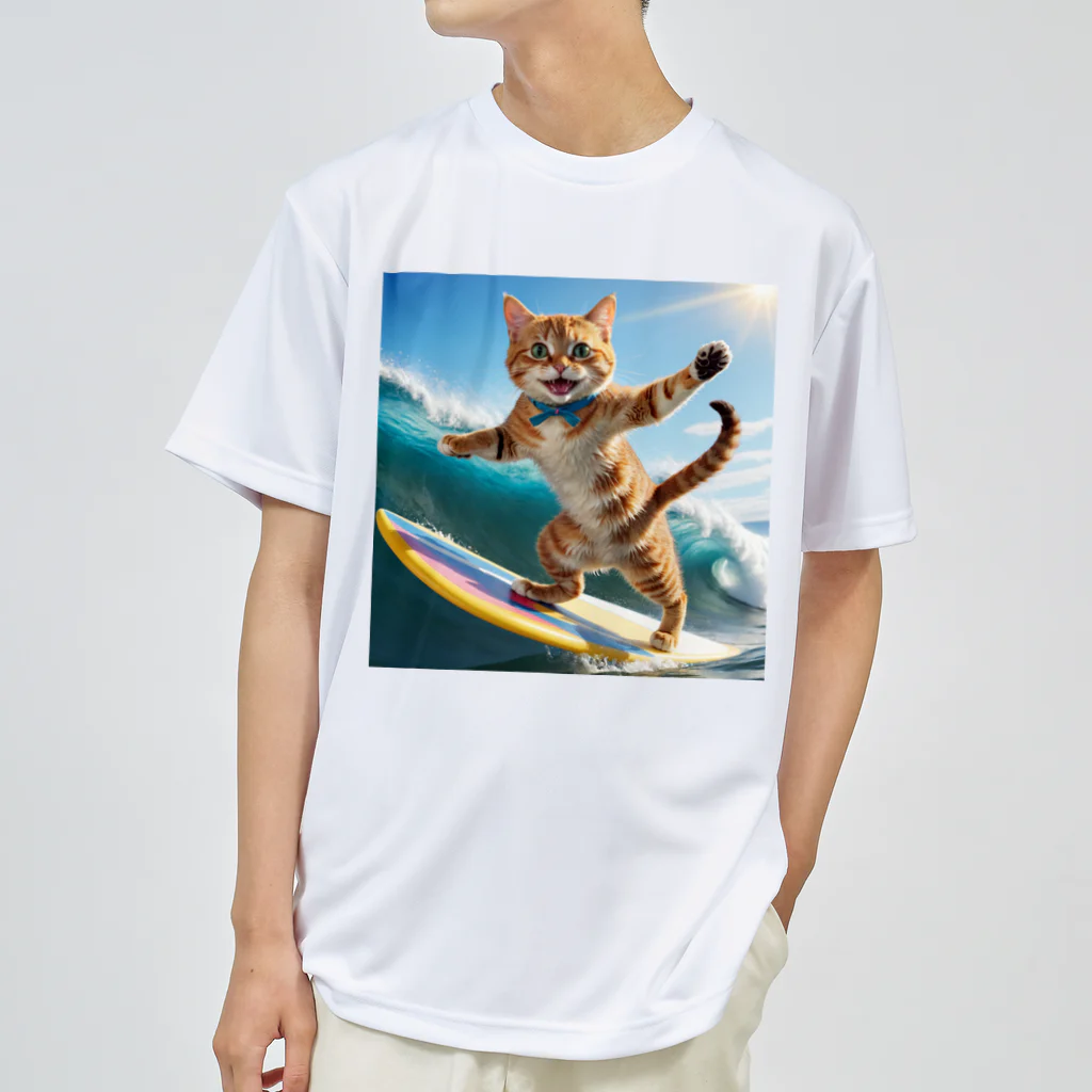 ikasumikoboのサーフィンねこ ドライTシャツ