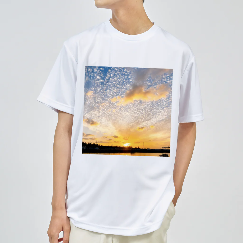 makoyama510のsummer evening Dry T-Shirt