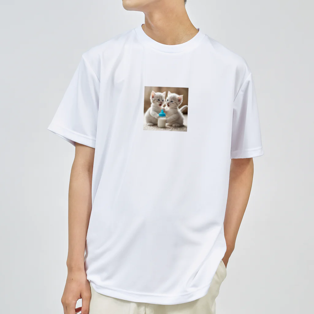 xwd28の双子の子猫 Dry T-Shirt