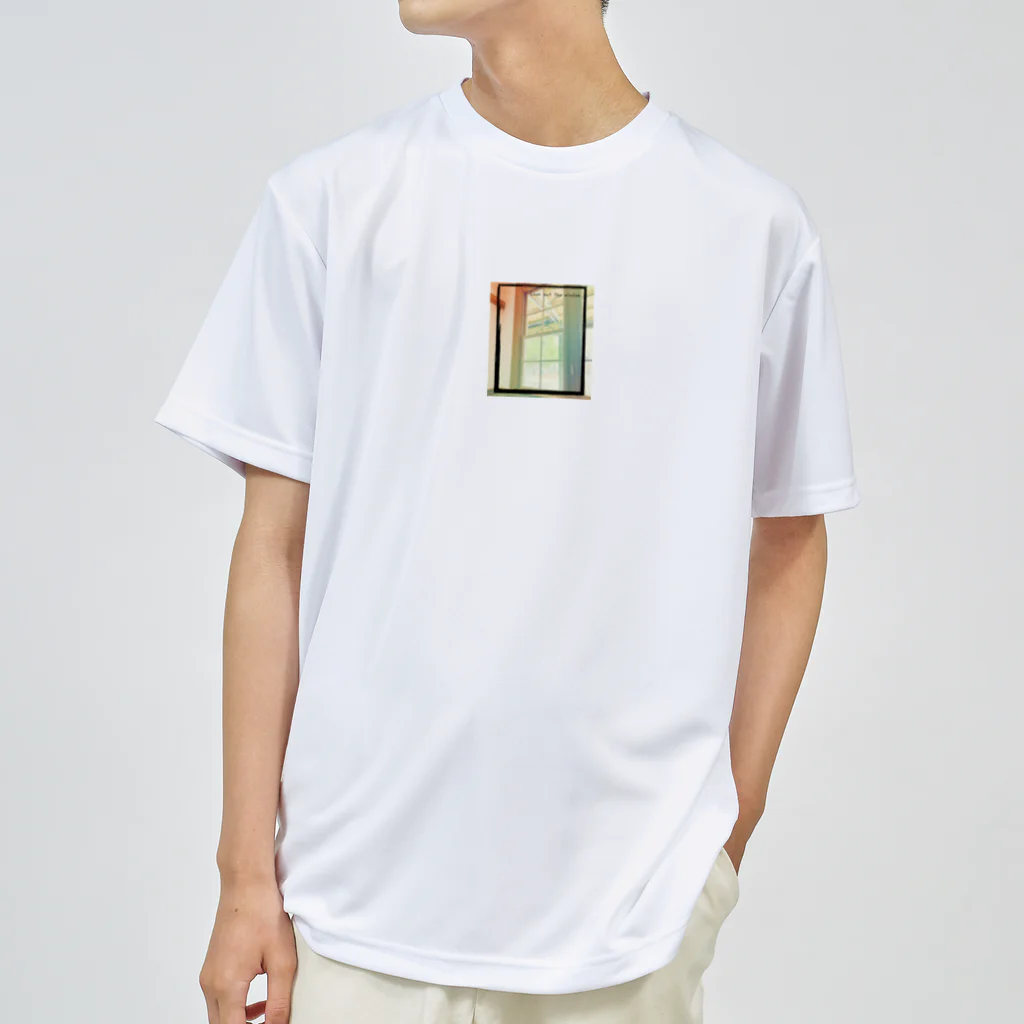 Fumi_noconocoのLook out the window Dry T-Shirt