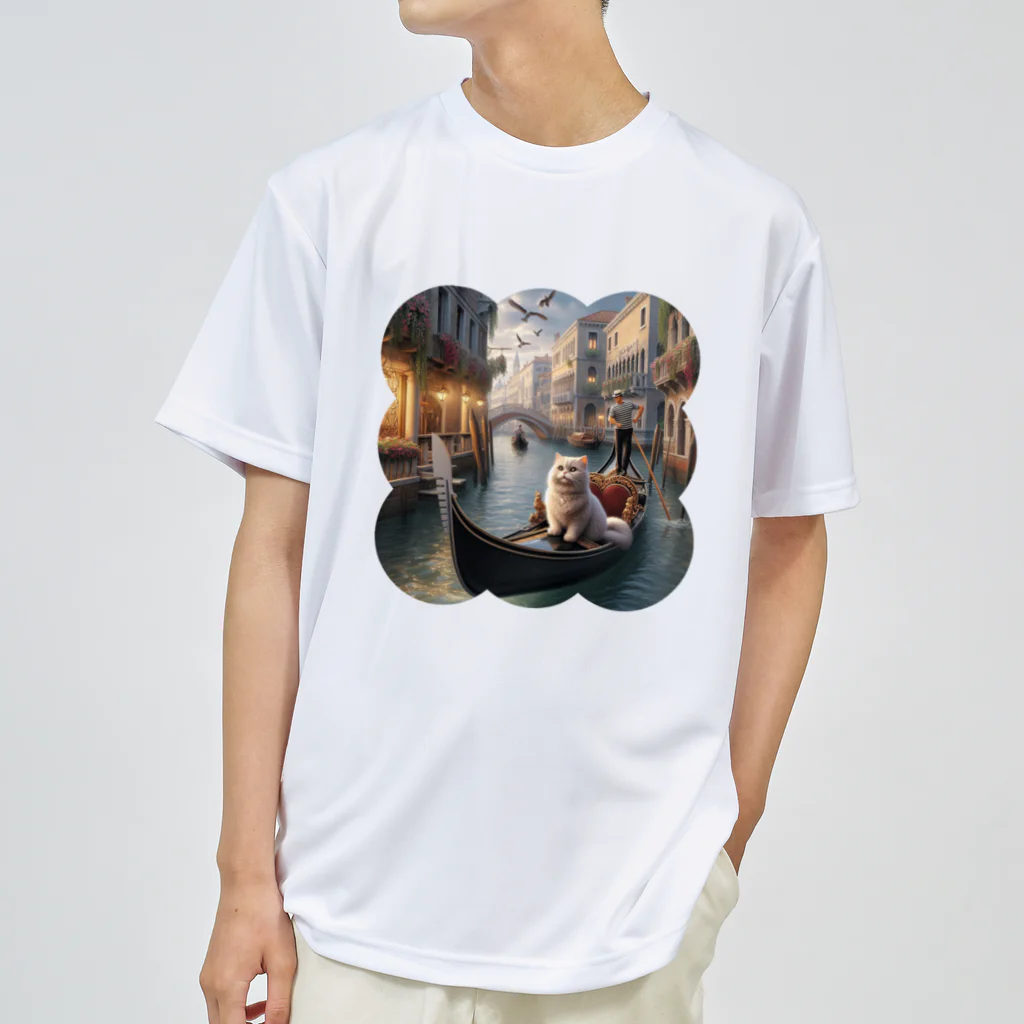 ニャーちゃんショップのヴェネツィアの運河でゴンドラに乗っているネコ Dry T-Shirt