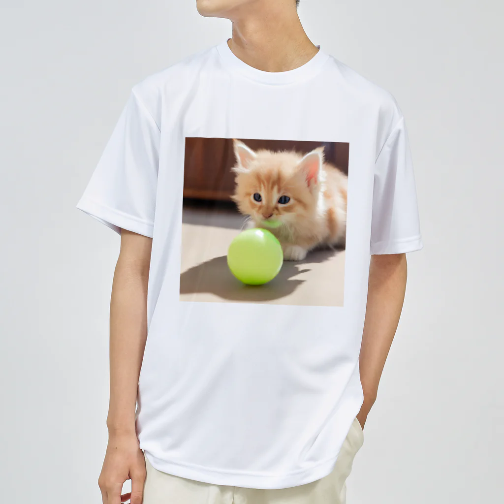 SkyBlueのもふもふな子猫 Dry T-Shirt