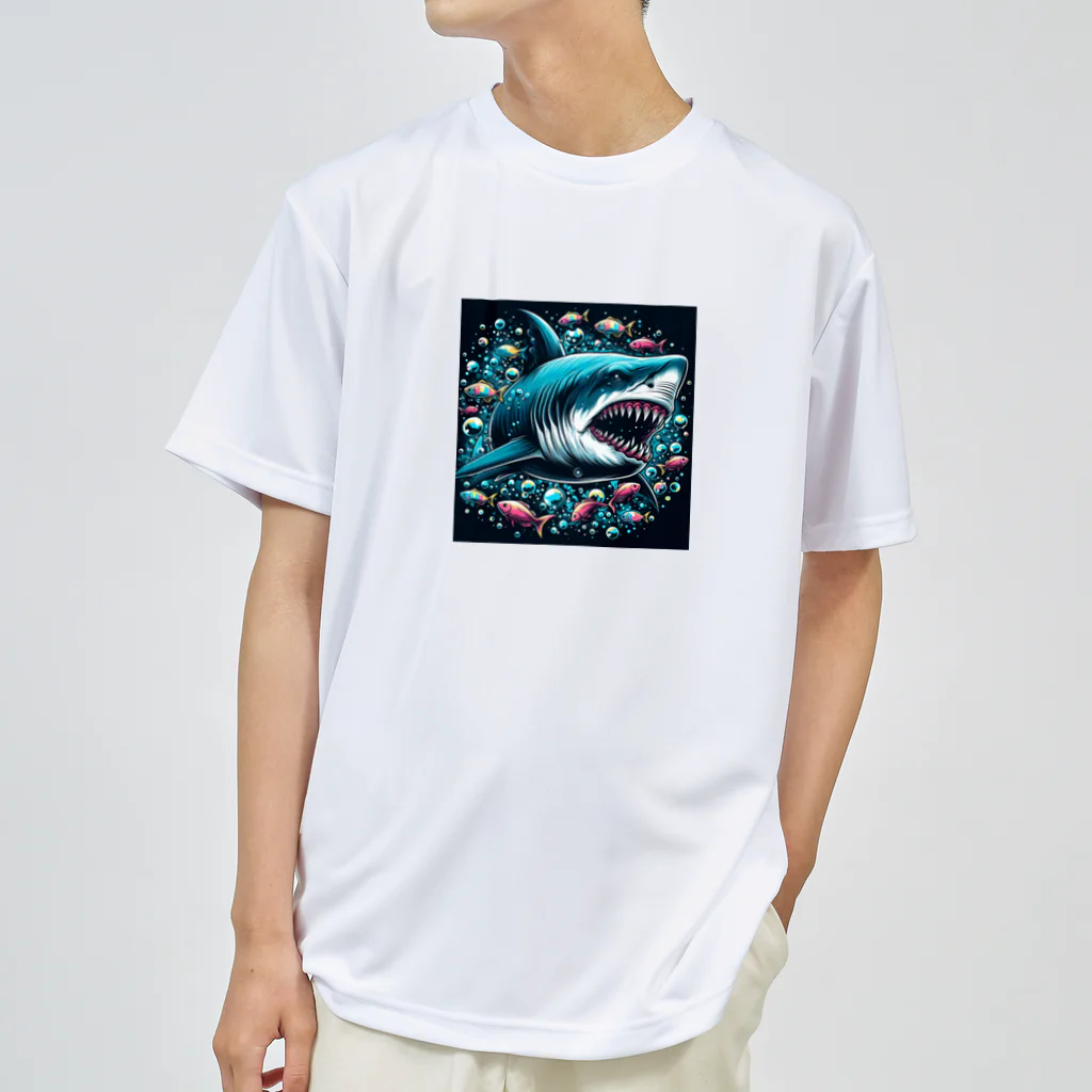 アートフル・メッセンジャーのCOOL SHARK Dry T-Shirt