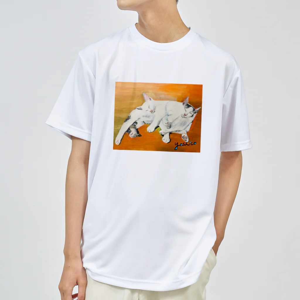 Yoshico-1655の幸せな夢をみる仔猫たち・油絵 Dry T-Shirt