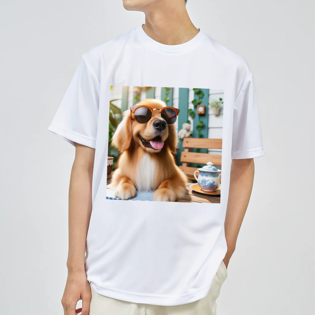 AQUAMETAVERSEのサングラスをかけた、かわいい犬 Marsa 106 ドライTシャツ