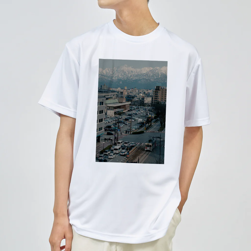 OUR HIDEOUT.jpの立山連峰と市内電車 Dry T-Shirt