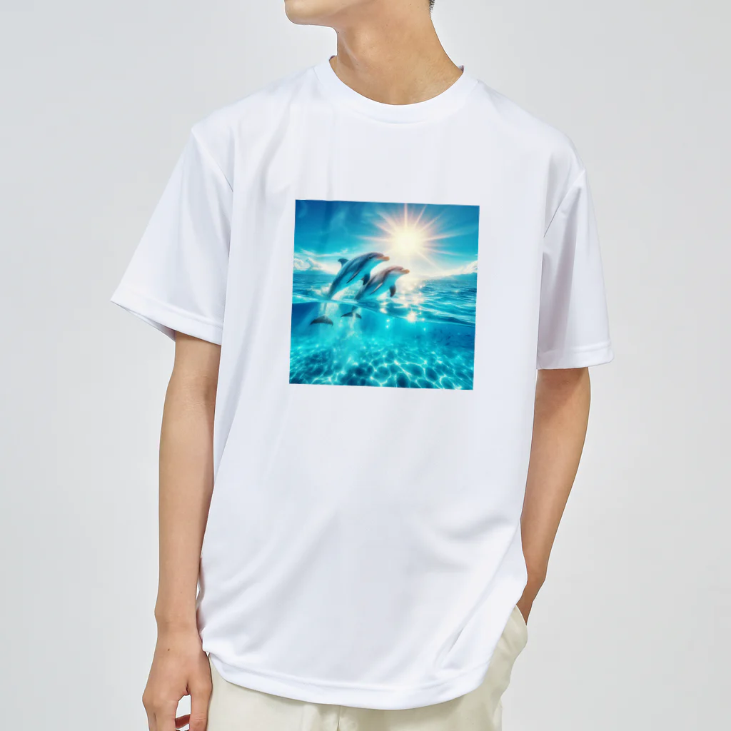 終わらない夢🌈の美しい海とイルカ🐬✨ Dry T-Shirt