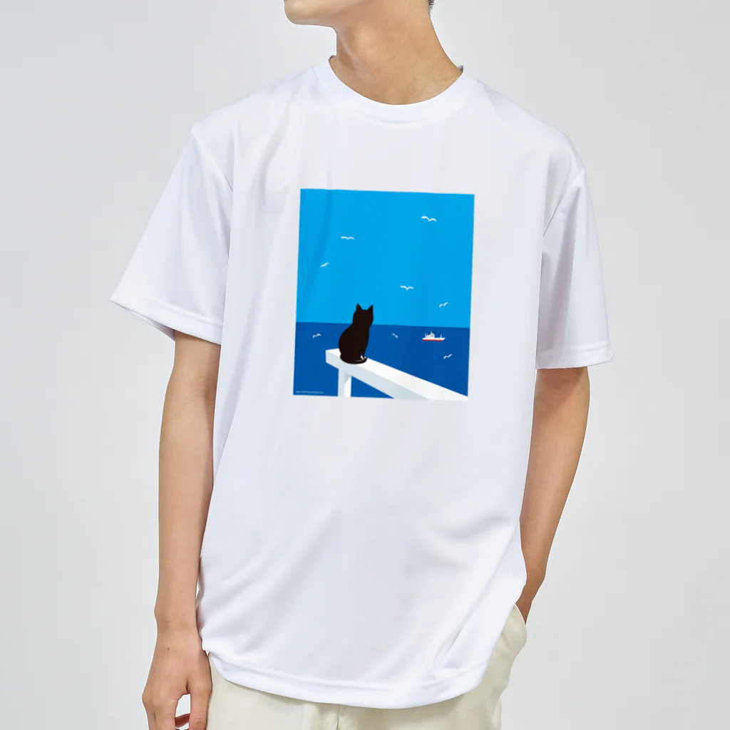 karo///illustrationのデザインにゃんこシリーズ　水平線とネコとカモメ Dry T-Shirt