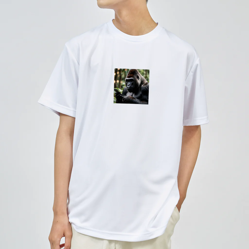 fumi_sportsの現代人すぎるゴリラ Dry T-Shirt