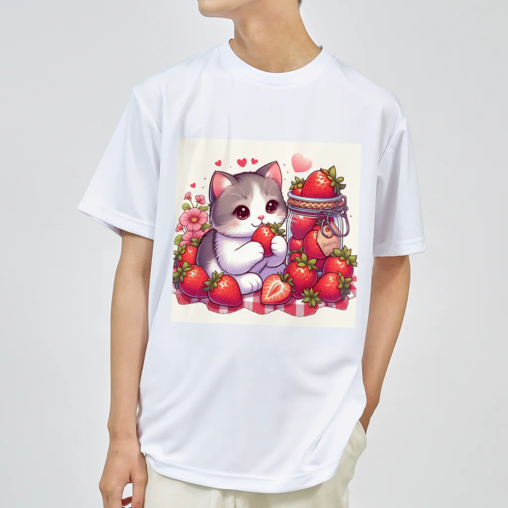 いちごと一緒🍓のいちごと猫シリーズ Dry T-Shirt