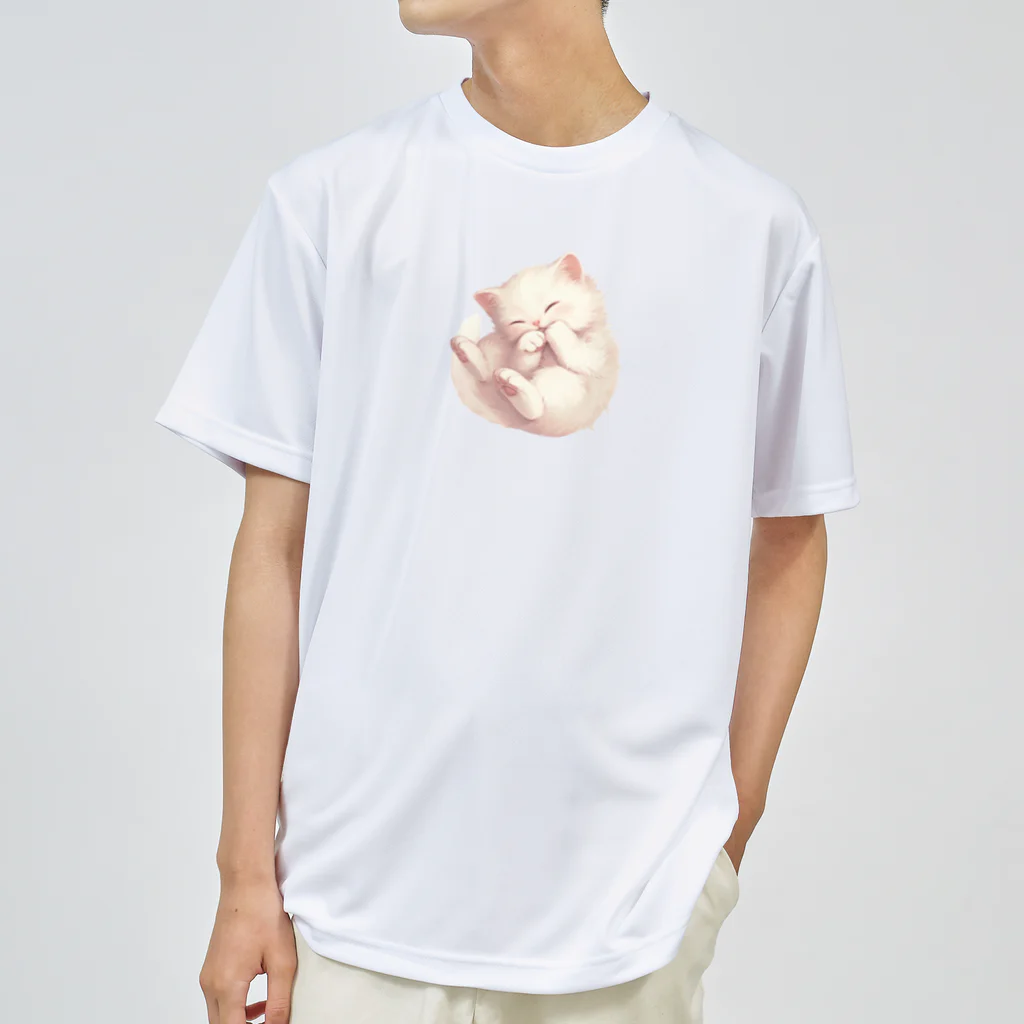 RKENの夢の中で冒険中のかわいらしい猫ちゃん。 Dry T-Shirt