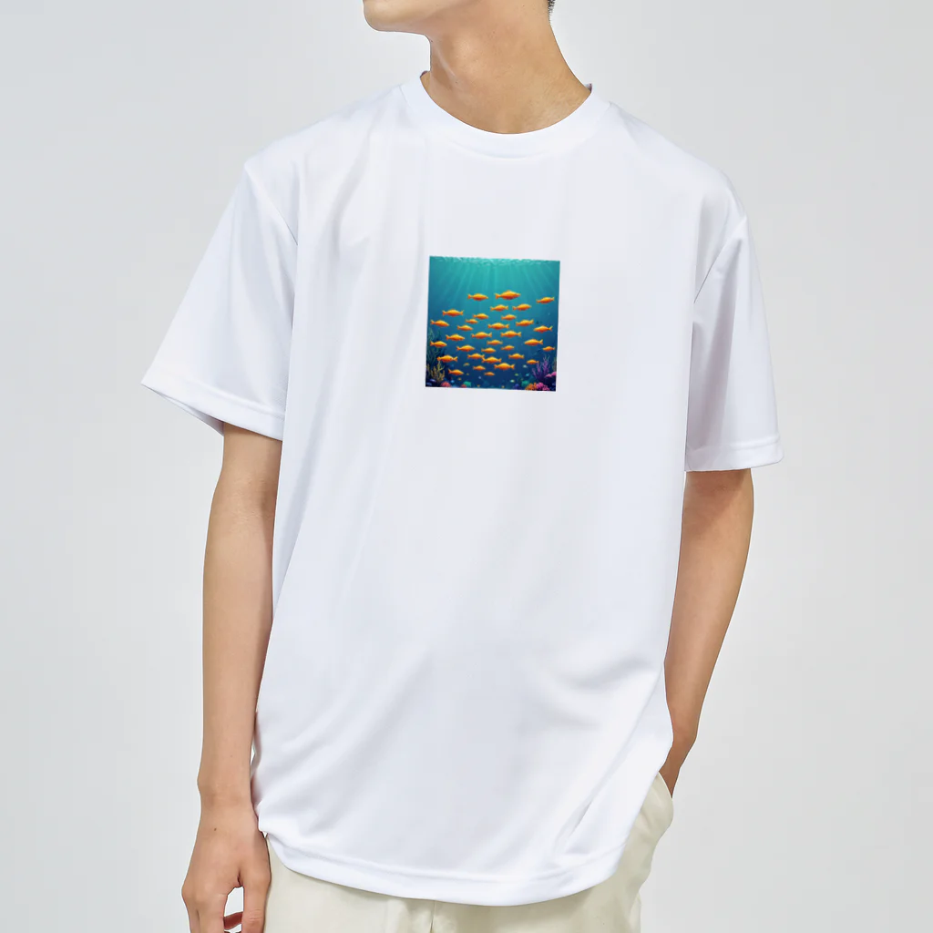 takekoputaの海中を泳ぐ魚のひれ ドライTシャツ