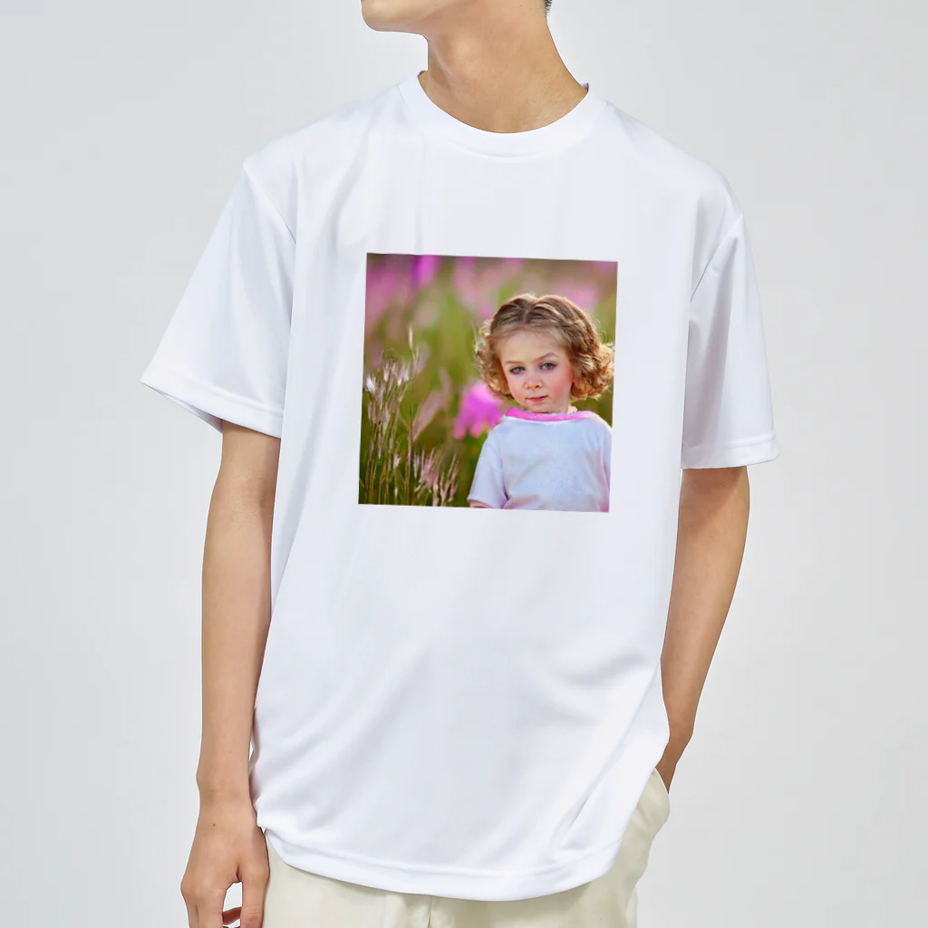 Natural Eleganceの天使のような少年 ドライTシャツ