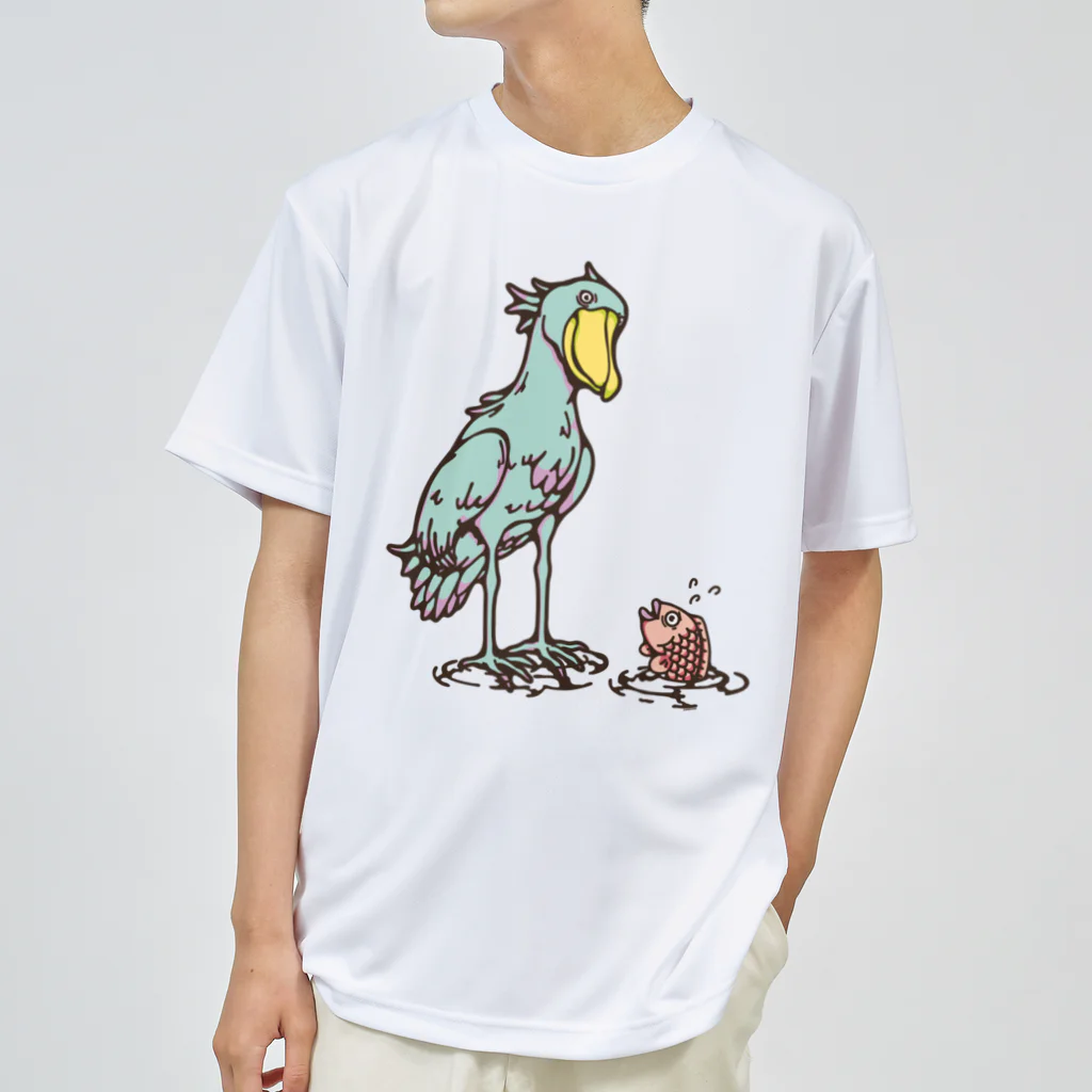 Cɐkeccooのハシビロコウとサカナ‐カラフル ドライTシャツ