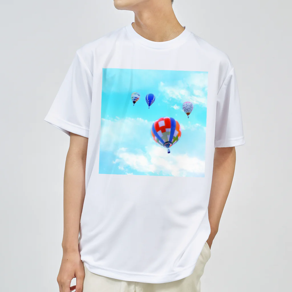 suparnaの空へ　　気球に乗って ドライTシャツ