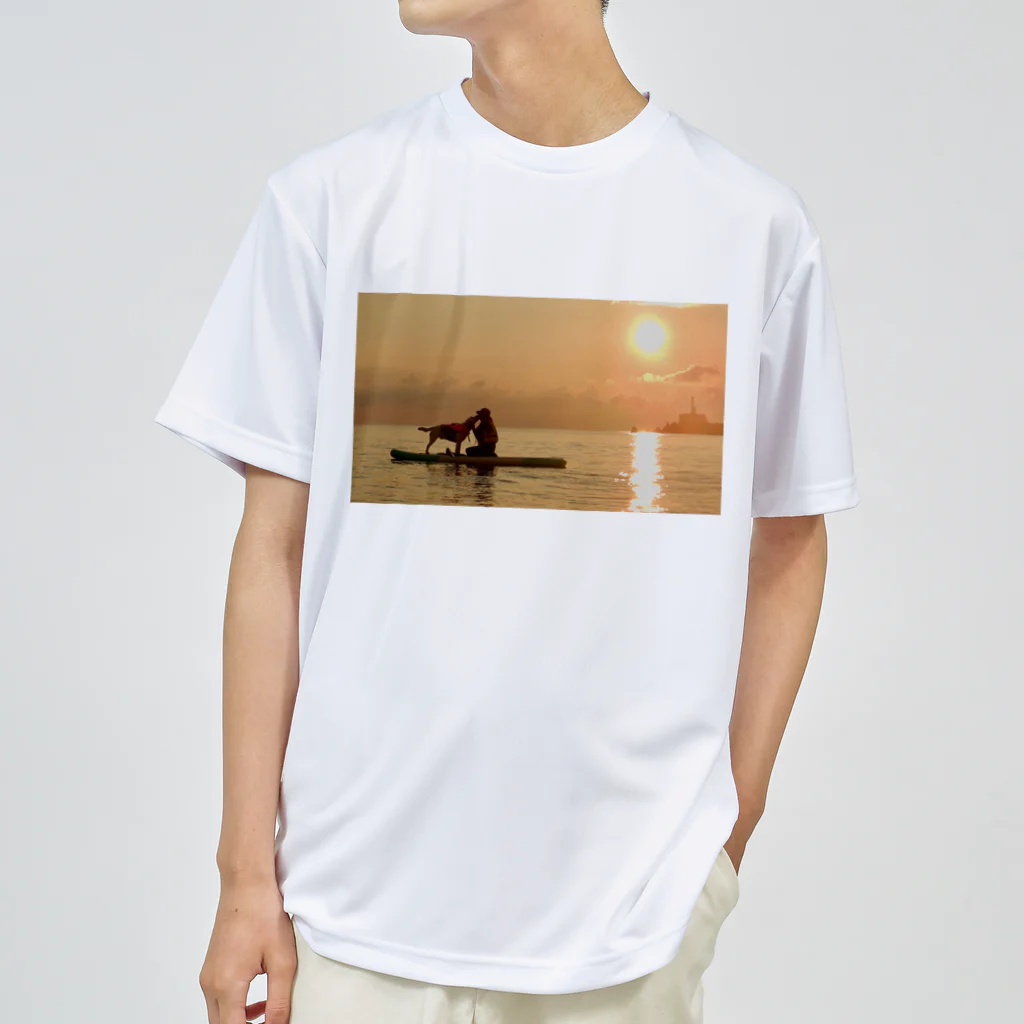 proxima137の犬とSUP Dry T-Shirt