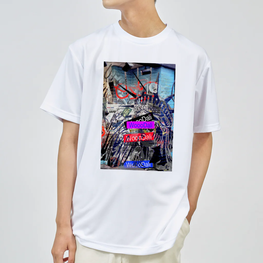 WoooDaliのshibuya wall art wooodali ドライTシャツ