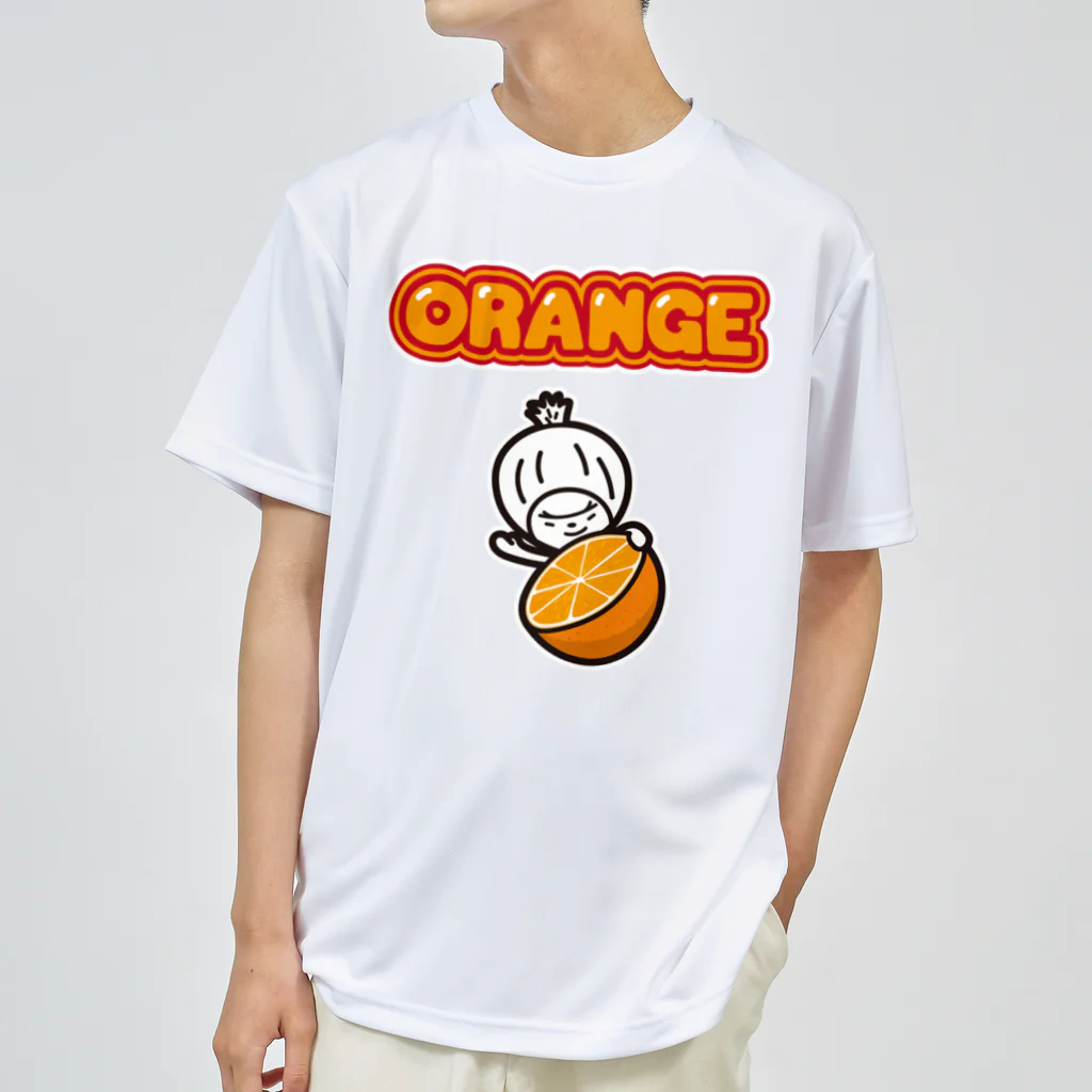 きくのらくがきのオレンジときく　（英文字入り） ドライTシャツ