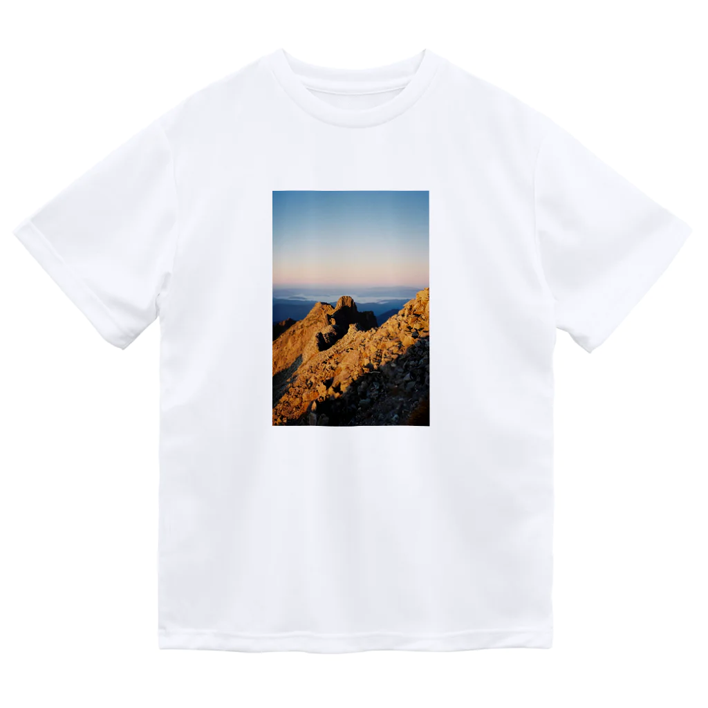 チャイ商店のジャンダルム Dry T-Shirt