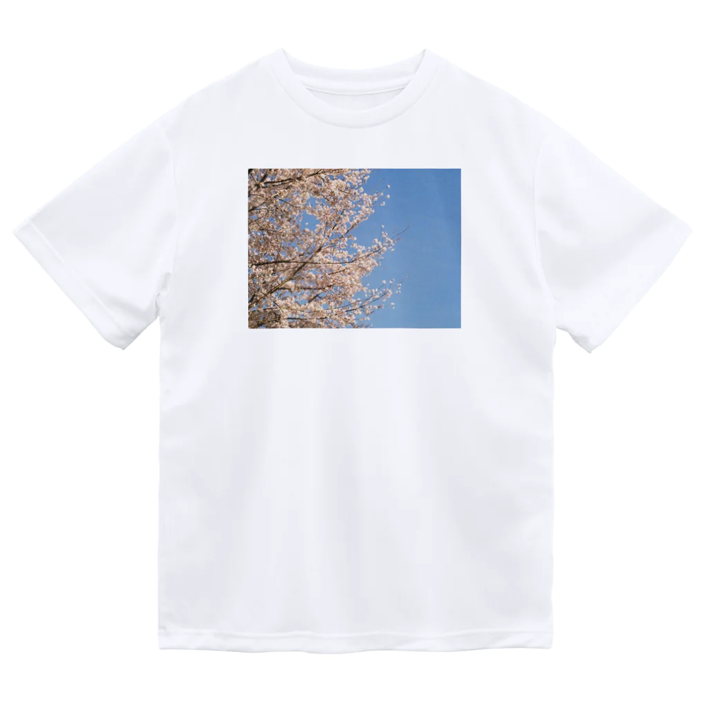 空と花とフィルムのあの日の桜 Dry T-Shirt