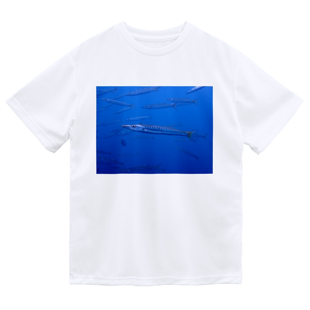 海の家のタイワンカマス Yellowtail barracuda Dry T-Shirt