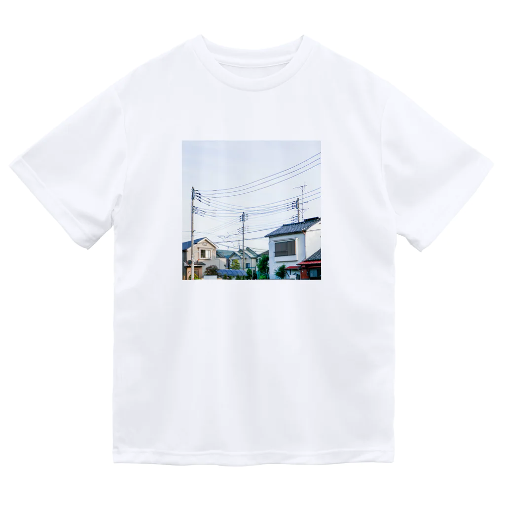 石山蓮華の電線と家々 Dry T-Shirt