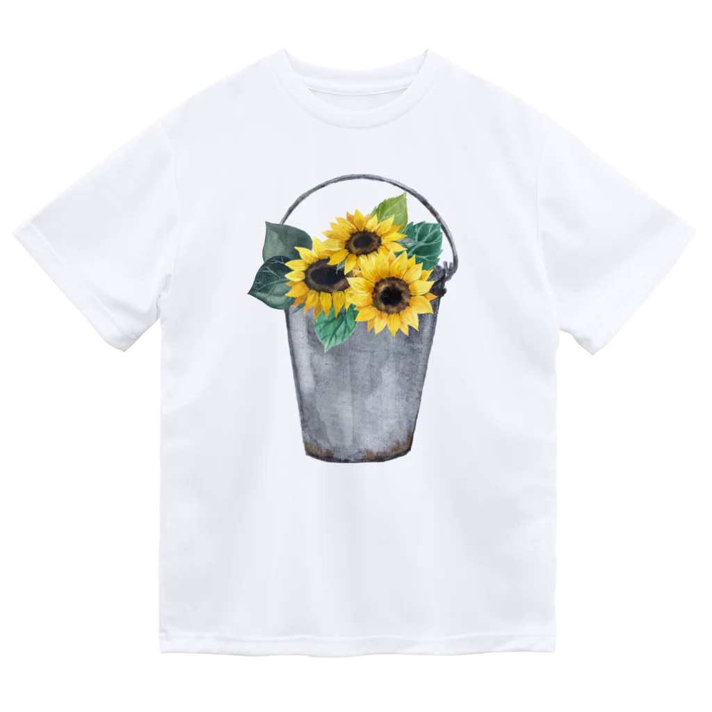 Fred HorstmanのWatering bucket and sunflowers  じょうろ と ひまわり ドライTシャツ