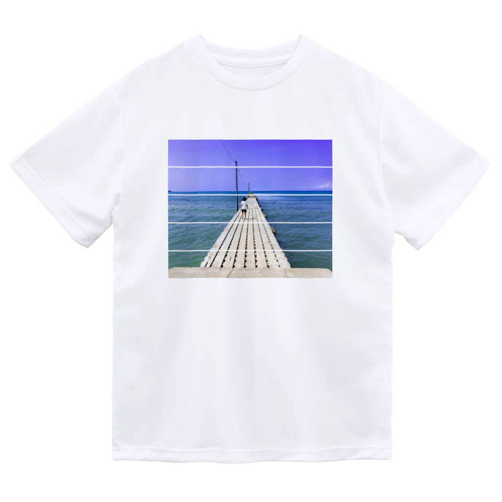 kiyomori26のThe pier Dry T-Shirt