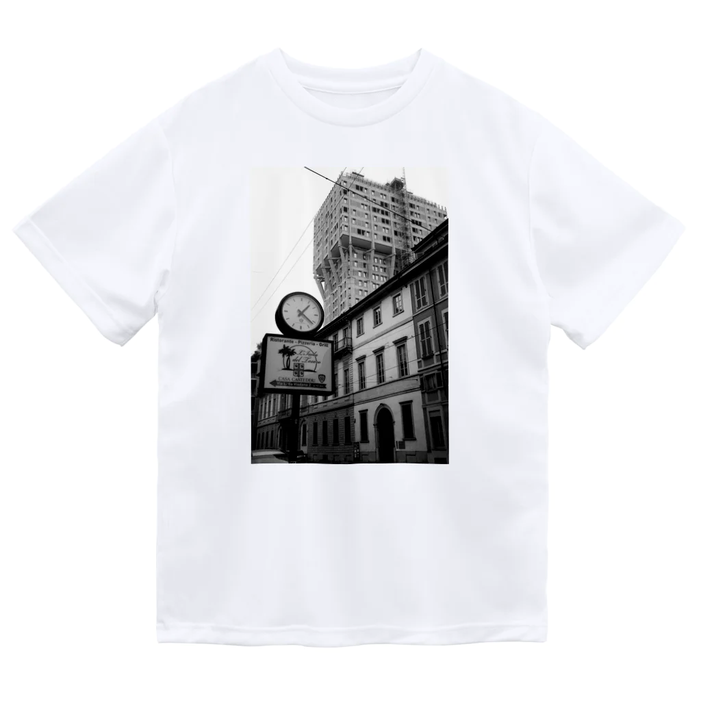 City View KのMilano Velasca Tower Dry T-Shirt