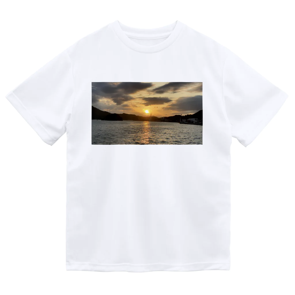 萌中毒の夕陽 ドライTシャツ