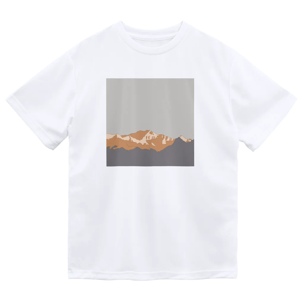 kiki25の雄大な山々(夕方) ドライTシャツ