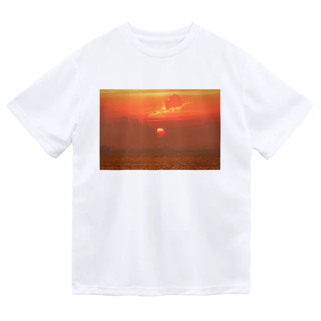 sawatchの夕日と夕焼け空 ドライTシャツ