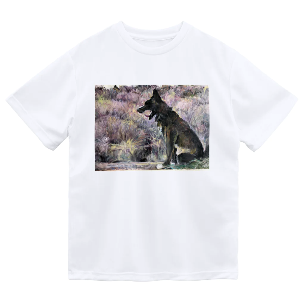 Toshiko’s shopの甲斐犬の大あくび ドライTシャツ