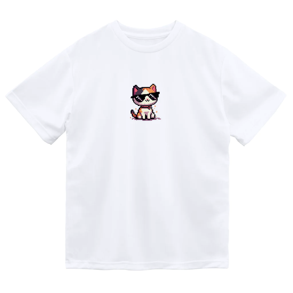 BinaryStoreのサングラスをかけた三毛猫 Dry T-Shirt