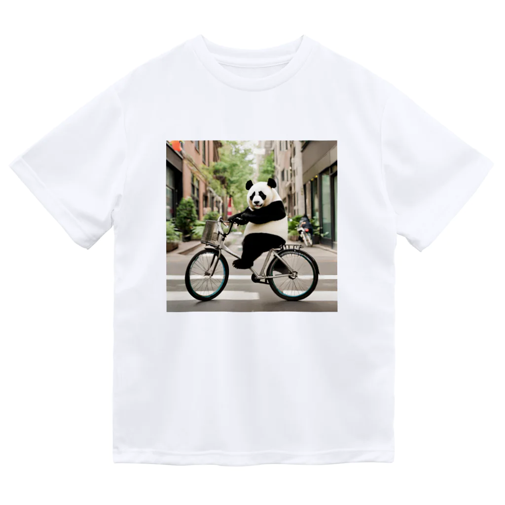 junpeiganba07の街の中を自転車で走るパンダ ドライTシャツ