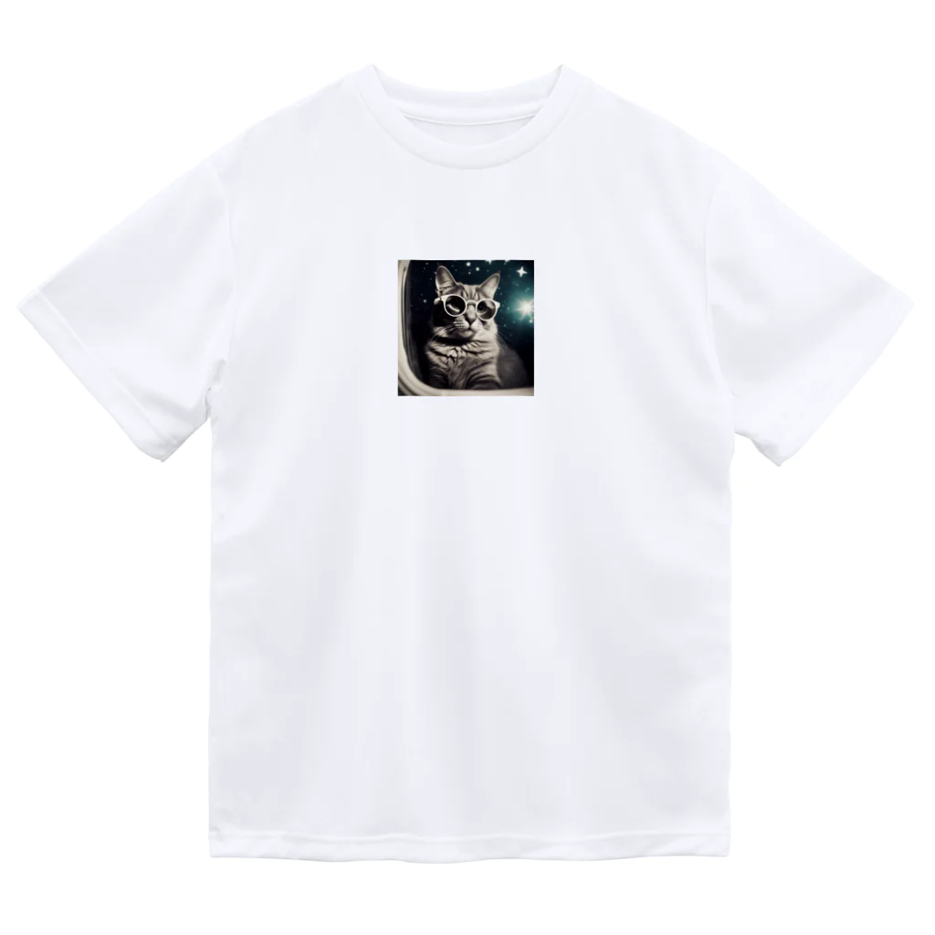 宇宙屋さんの宇宙旅サングラスねこ Dry T-Shirt