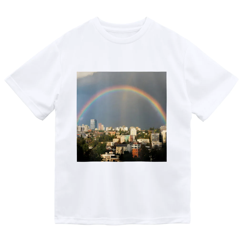 KAZAGULIの虹の街 Dry T-Shirt