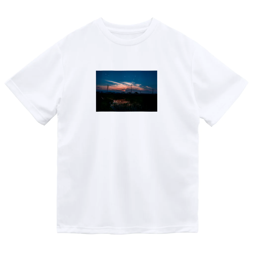 otakeの写真店の夕焼けの田んぼ Dry T-Shirt