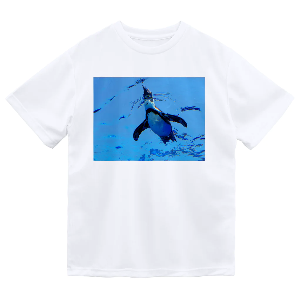 Studio  BLUEの空飛ぶペンギン ドライTシャツ