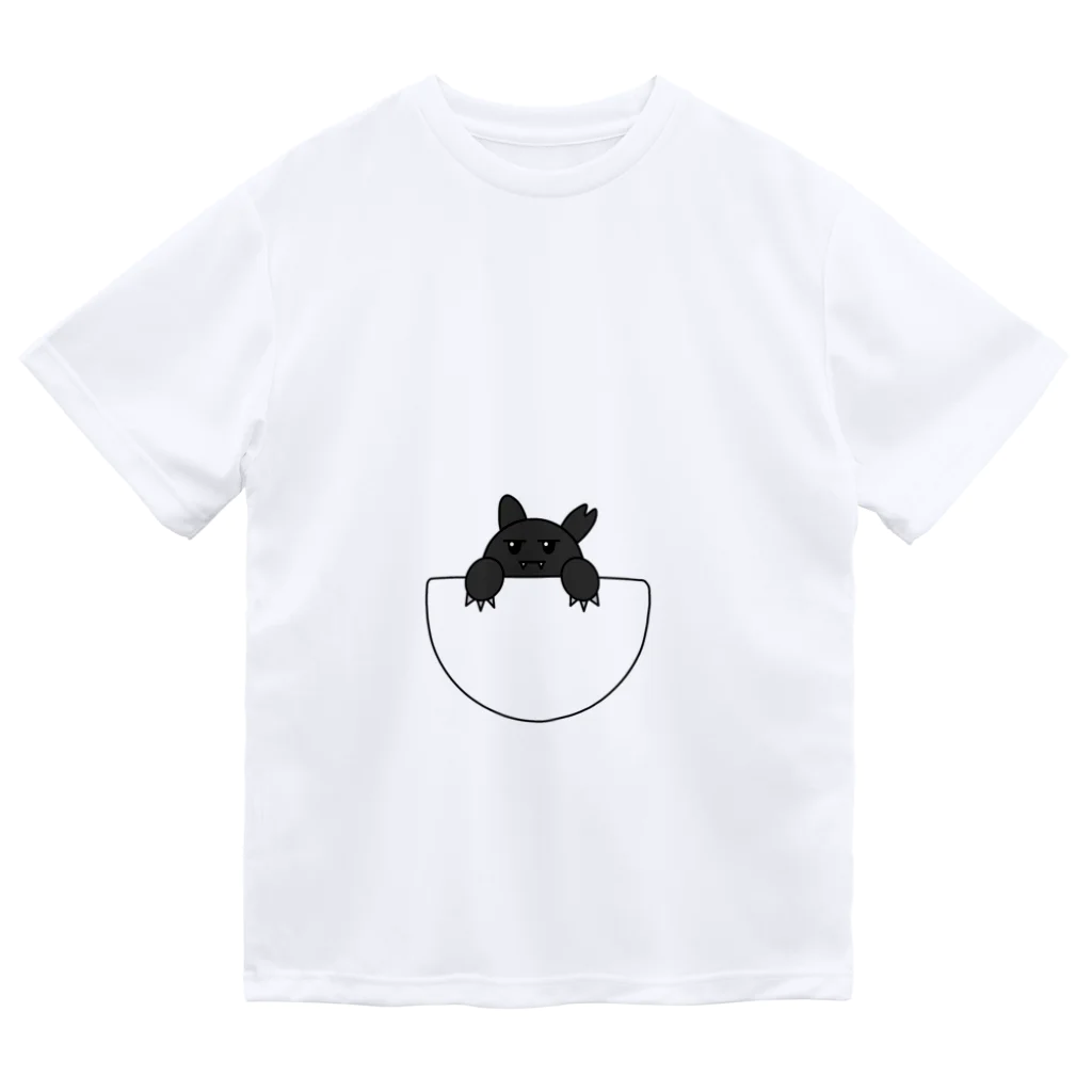 Kickassのポケットに住み着く猫です Dry T-Shirt