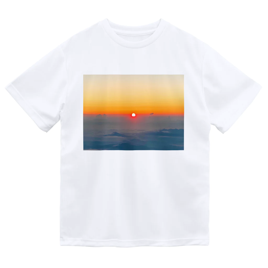 自然で遊ぶの富士山からの御来光 Dry T-Shirt