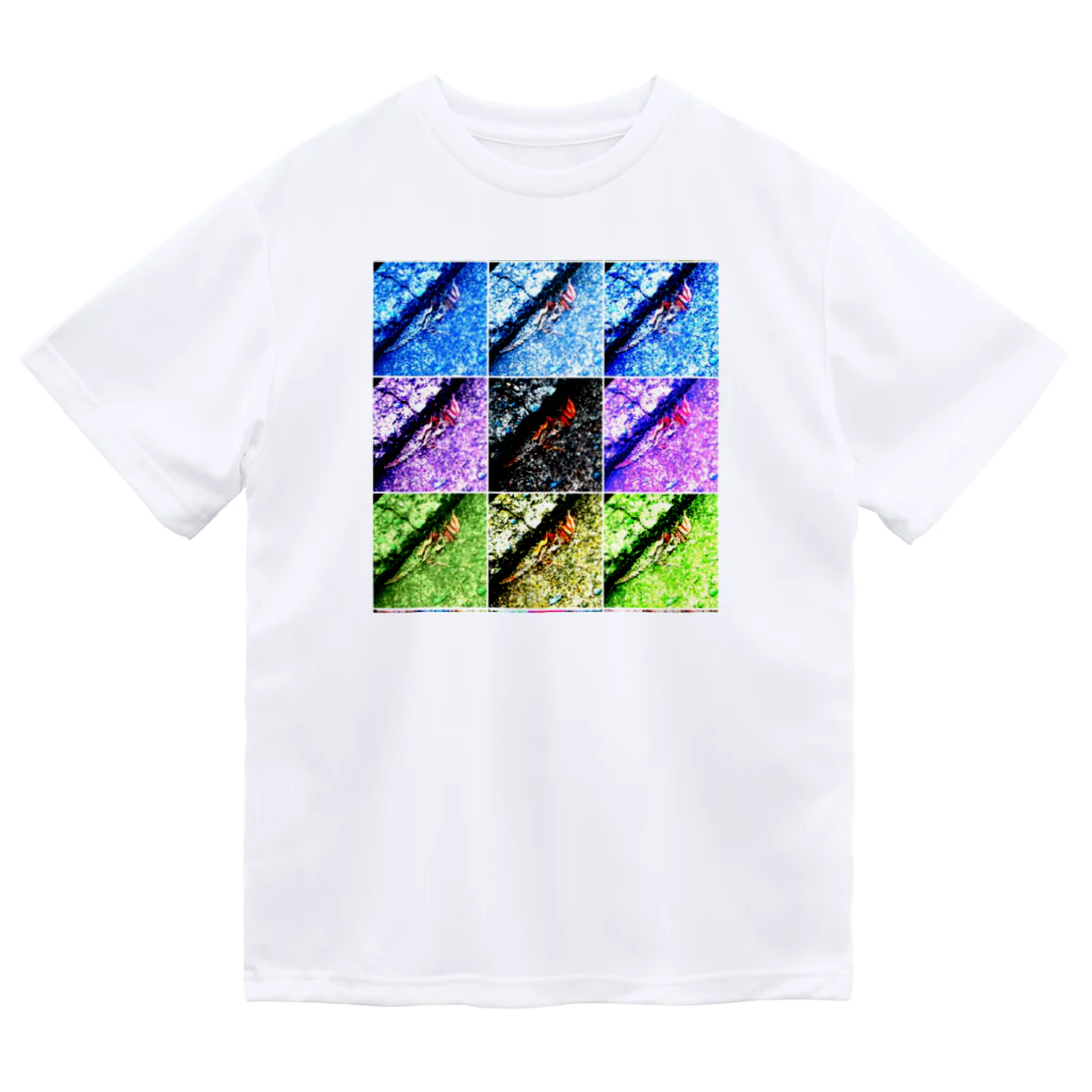 MUGURa-屋の人魚のミイラ ドライTシャツ