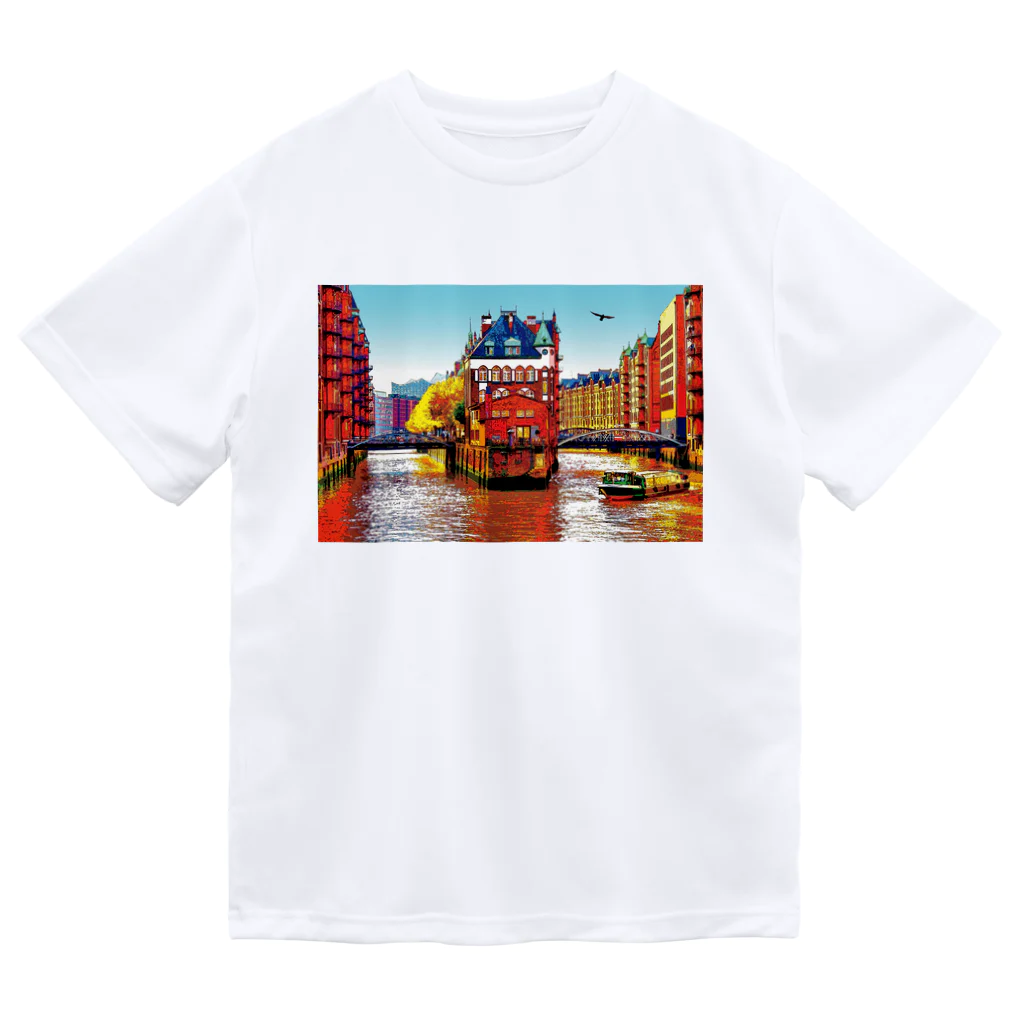 GALLERY misutawoのドイツ ハンブルクの倉庫街 ドライTシャツ