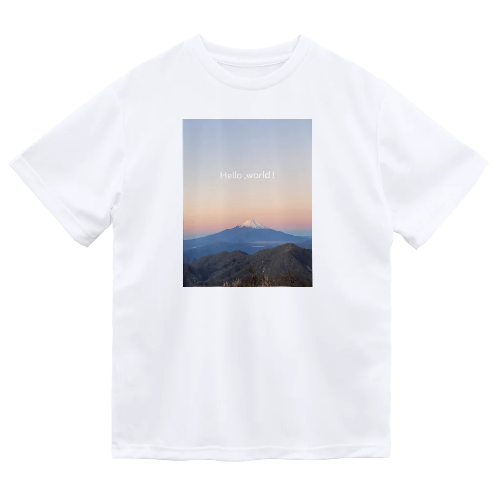 horror_nou13の淡い空の富士山 ドライTシャツ