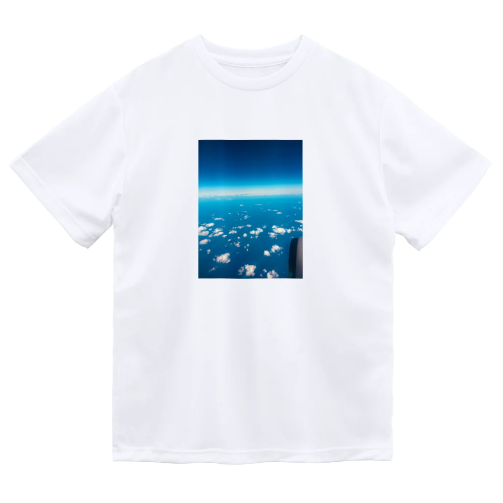 青空の飛行機から見た青空 ドライTシャツ