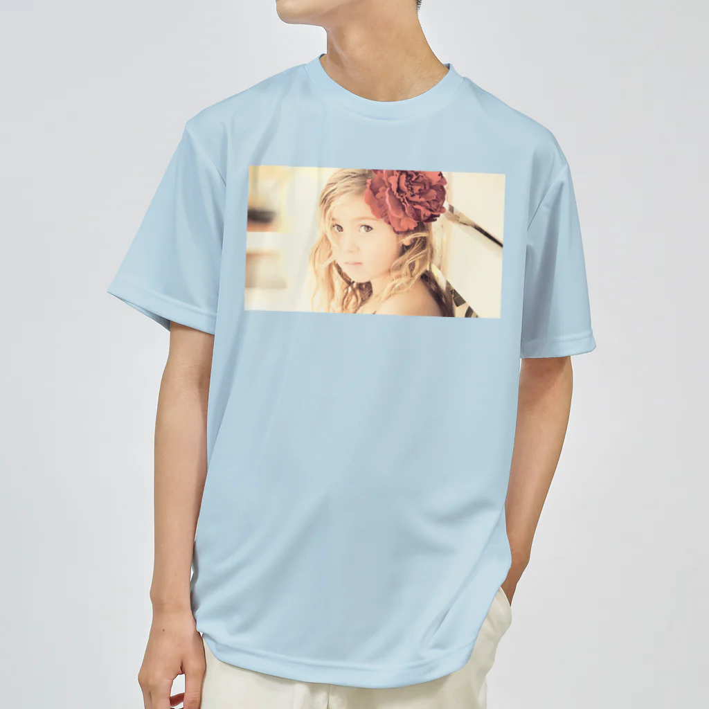 poppy22のセピアなフラワーガール ドライTシャツ