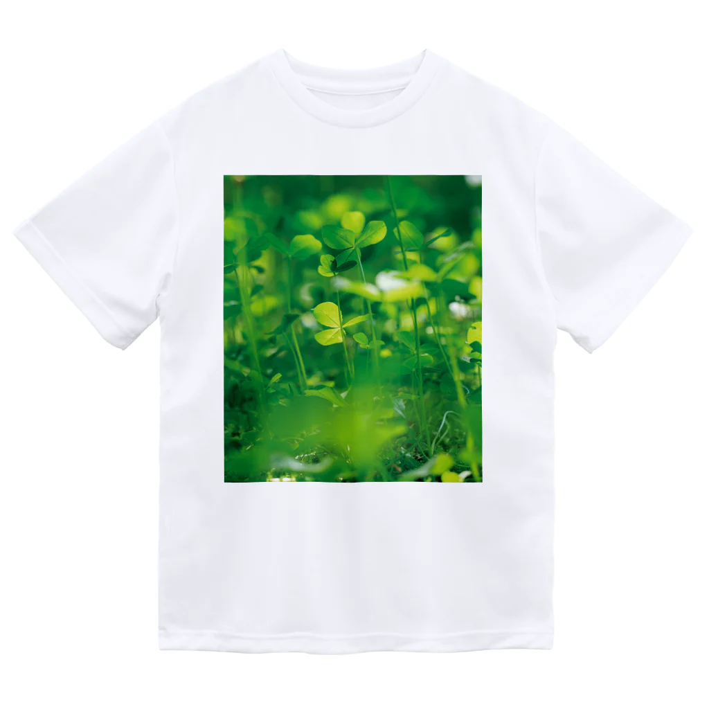 akane_art（茜音工房）の癒しの風景（クローバー） ドライTシャツ