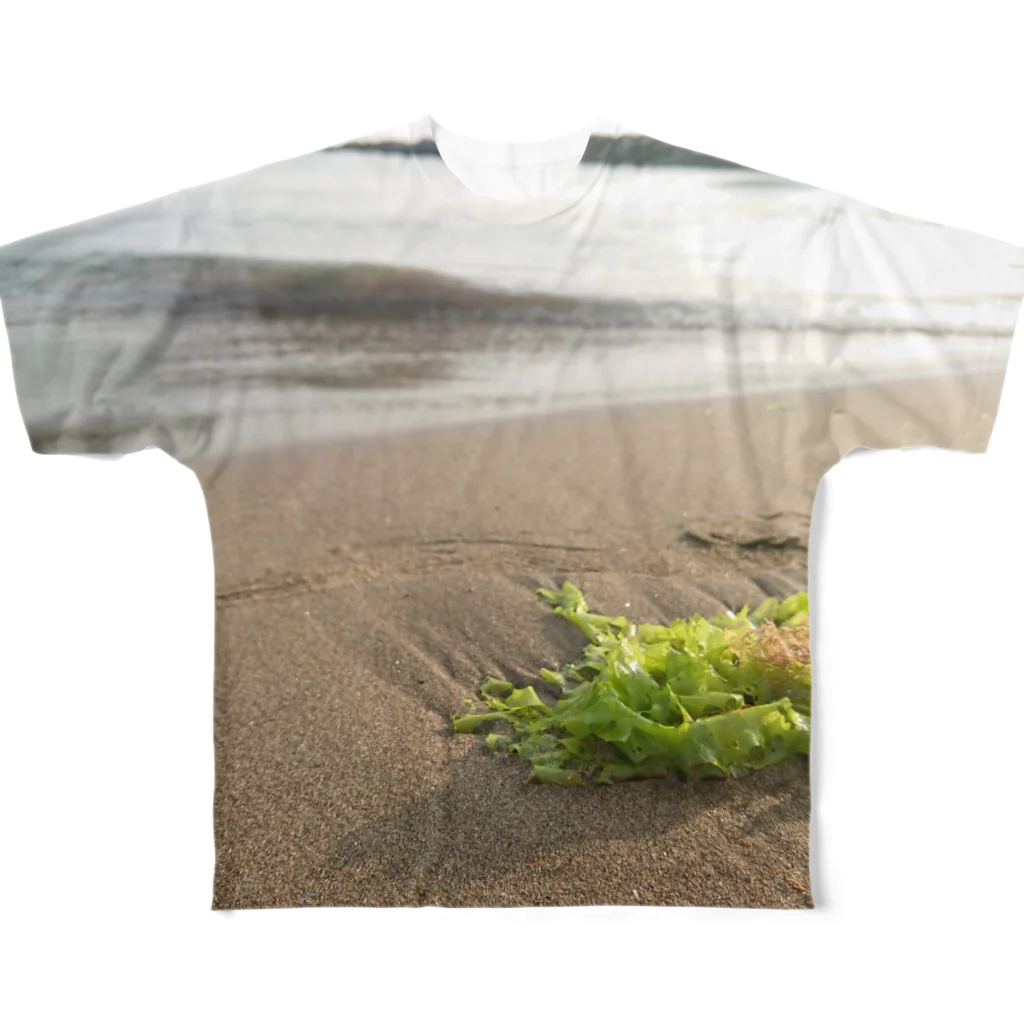 紫咲うにの浜辺に打ち上げられた海藻 All-Over Print T-Shirt