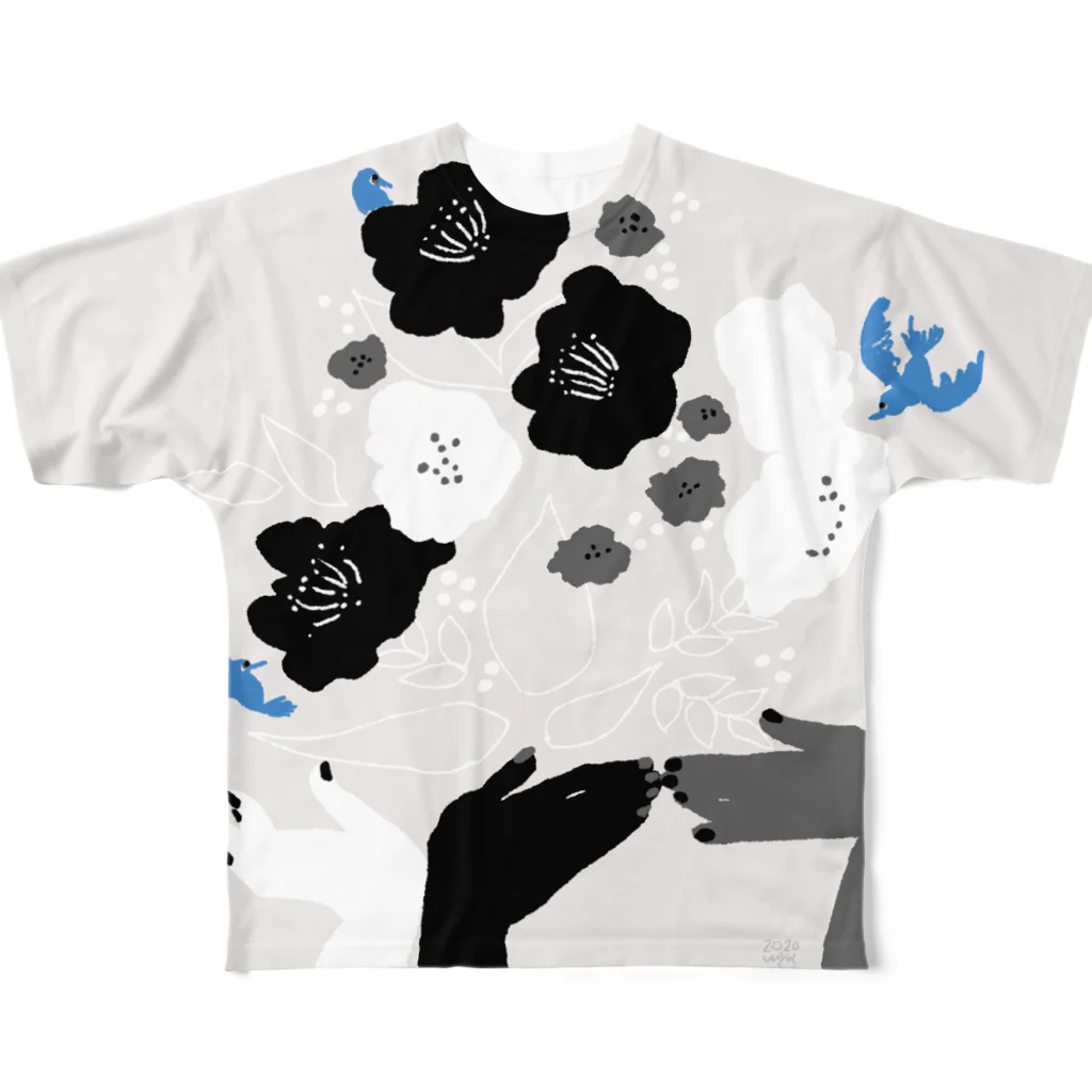 mya-mya=MIYA JUNKO's shop 02のblack flower & blue bird All-Over Print T-Shirt