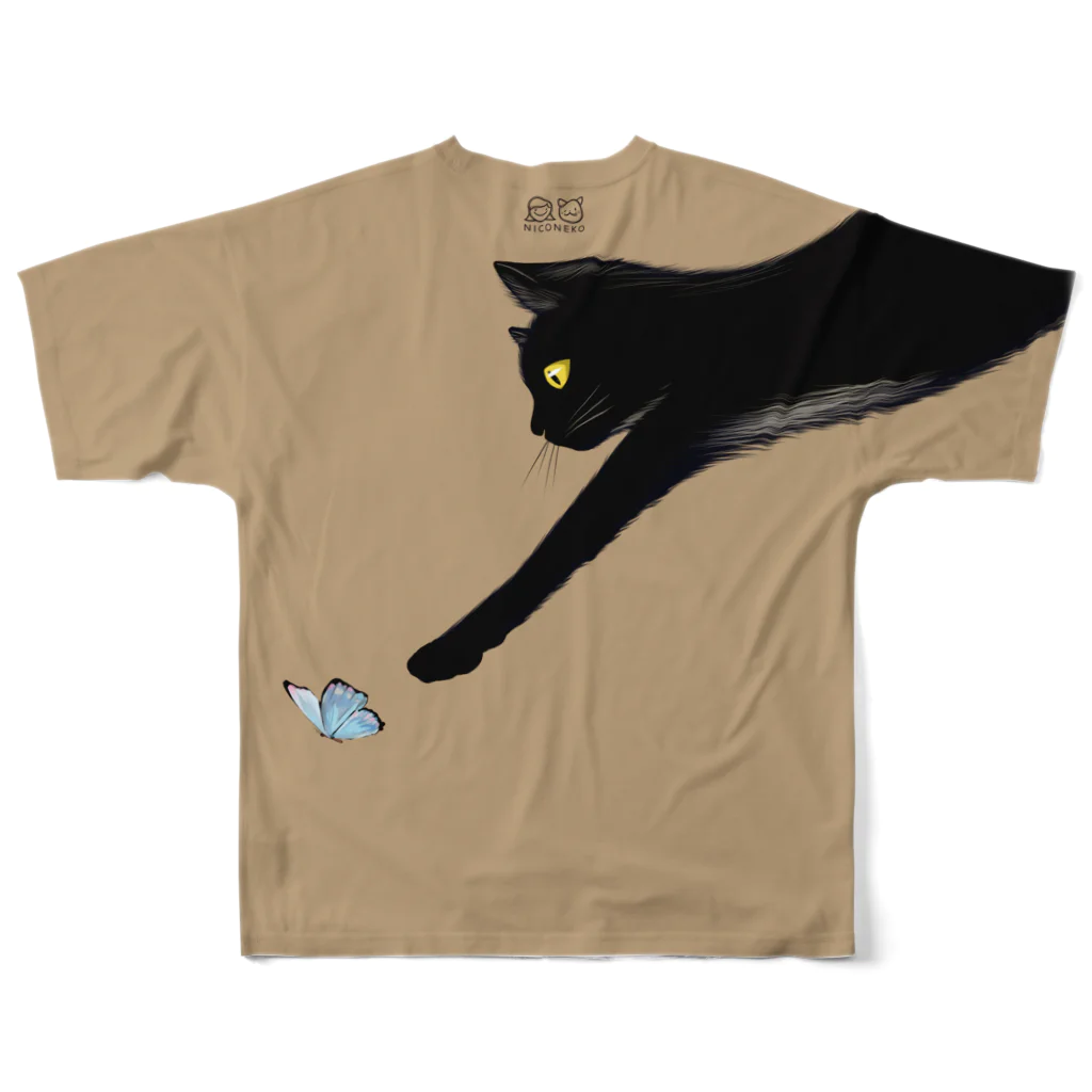 にこねこ【保護猫の保育園】のさえちゃんフルグラフィックTシャツ（ベージュ） フルグラフィックTシャツの背面